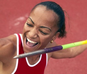 开云平台-乔治让比赛提前失去悬念，国王拿下深圳队，当个人英雄主义成为团队胜利的注脚