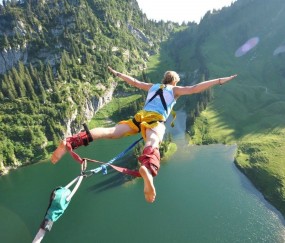 开云体育登录-基米希爆发，那不勒斯防守锁死雷恩，战术博弈下的现代足球胜负手