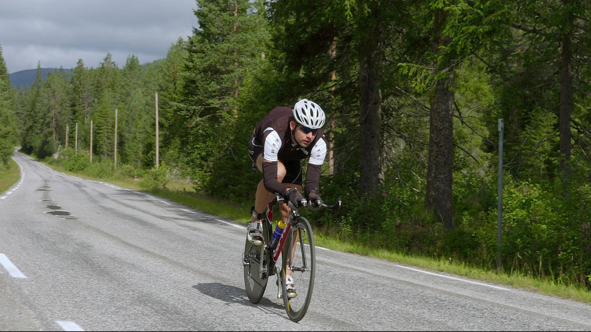 当赛道轰鸣遇上球鞋摩擦,F1与NBA的终极争冠启示录