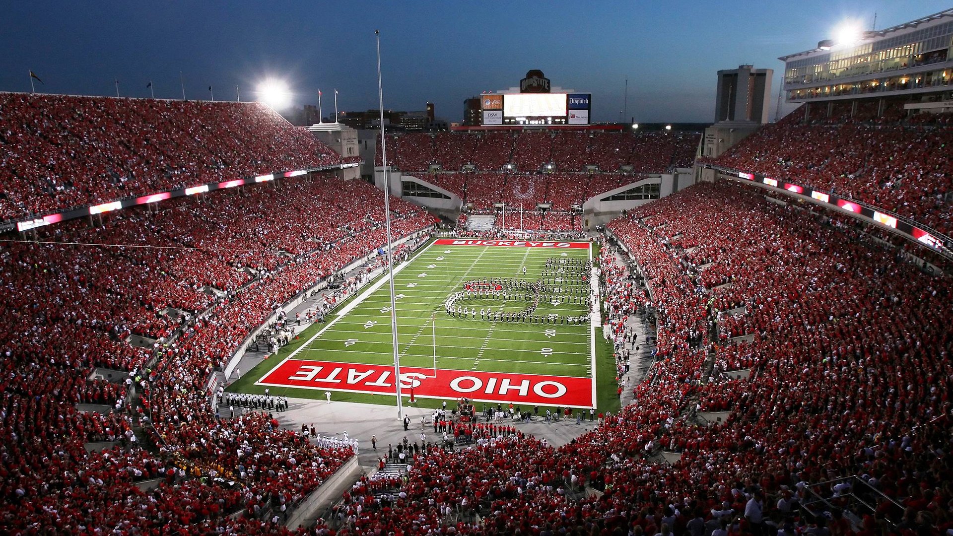 英超争冠焦点战，当广厦淘汰老鹰，绿茵场与篮球场的命运共振